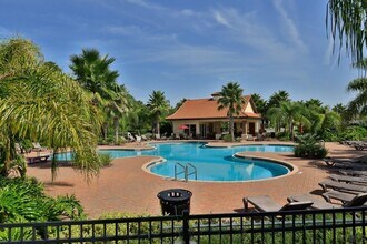 4 Arena Lake Dr in Palm Coast, FL - Building Photo - Building Photo