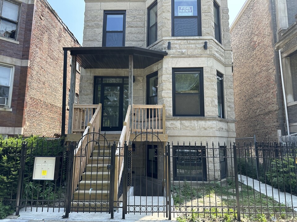 1845 S Springfield Ave-Unit -2 in Chicago, IL - Foto de edificio