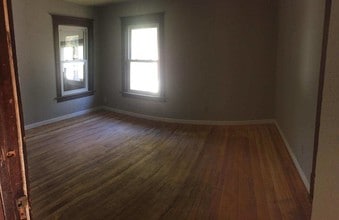 57 Mulberry St in Waterloo, IA - Building Photo - Building Photo