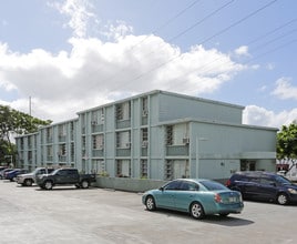 Pearlridge Gardens and Tower in Aiea, HI - Building Photo - Building Photo