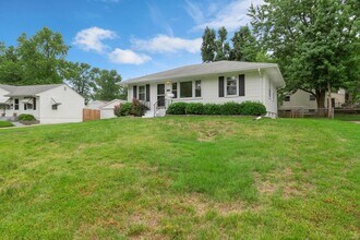 132 Elmdale Ct in Florissant, MO - Building Photo - Building Photo