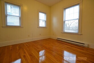 22-24 Everett Sq, Unit 1 in Boston, MA - Building Photo - Building Photo