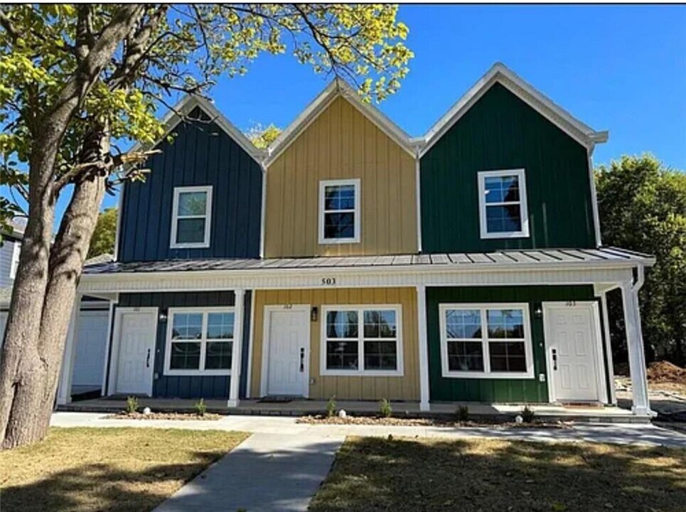 503 S 7th St in Rogers, AR - Building Photo