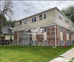 303 S Madison St in Prairie City, IA - Building Photo