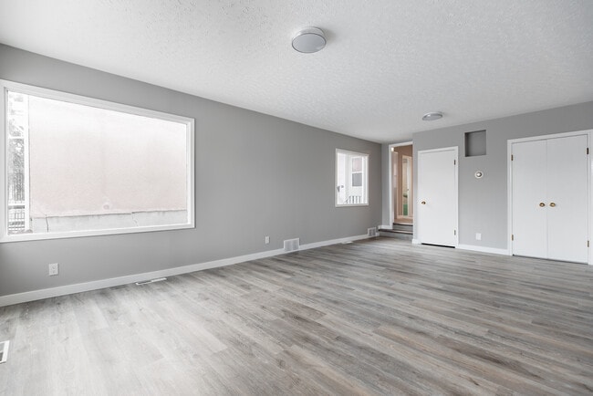 1738 Quebec St in Regina, SK - Building Photo - Building Photo