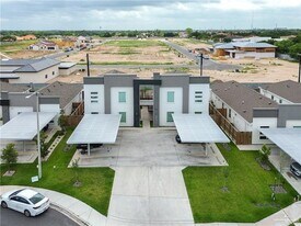 3204 S Colt Ln, Unit 2 in Edinburg, TX - Building Photo