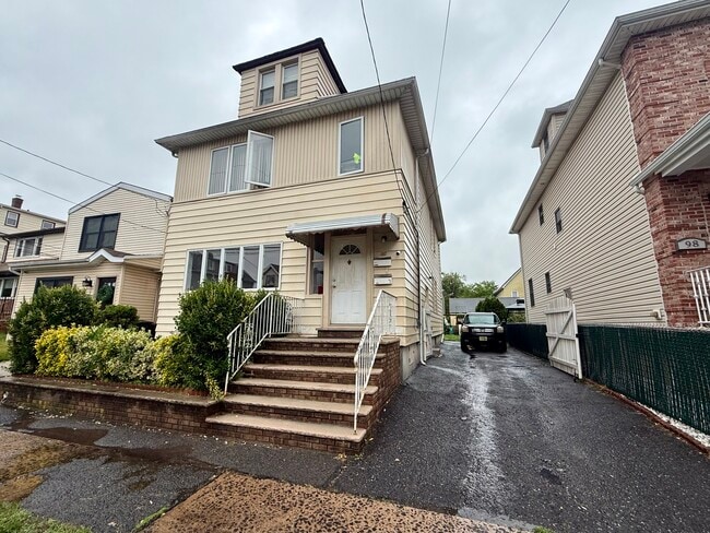 102 Halstead Ave, Unit 1