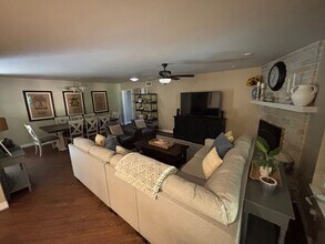 209 El Rio Dr in Bakersfield, CA - Building Photo - Building Photo