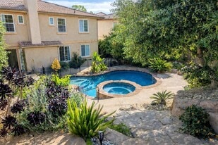 333 Foothill Dr in Brentwood, CA - Building Photo