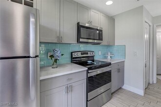 9465 Ivy Brook Run in Ft. Myers, FL - Building Photo - Building Photo