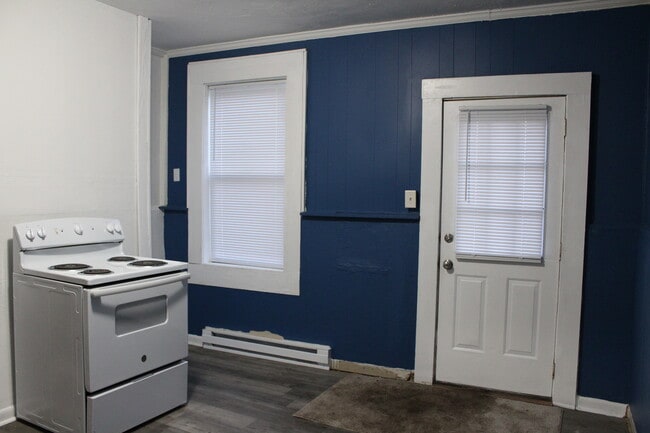 167 Main St, Unit 1 Back in Cohoes, NY - Building Photo - Building Photo