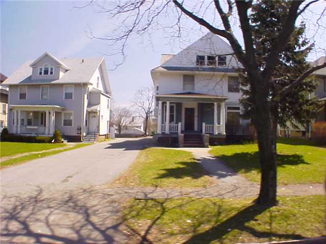 878 Culver Rd in Rochester, NY - Foto de edificio - Building Photo