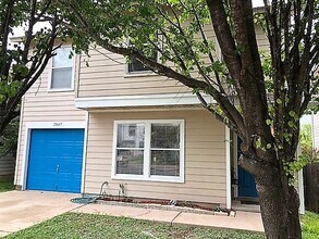10617 Garbacz Dr in Austin, TX - Foto de edificio - Building Photo