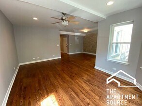 6504 N Washtenaw Ave, Unit 3 in Chicago, IL - Foto de edificio - Building Photo