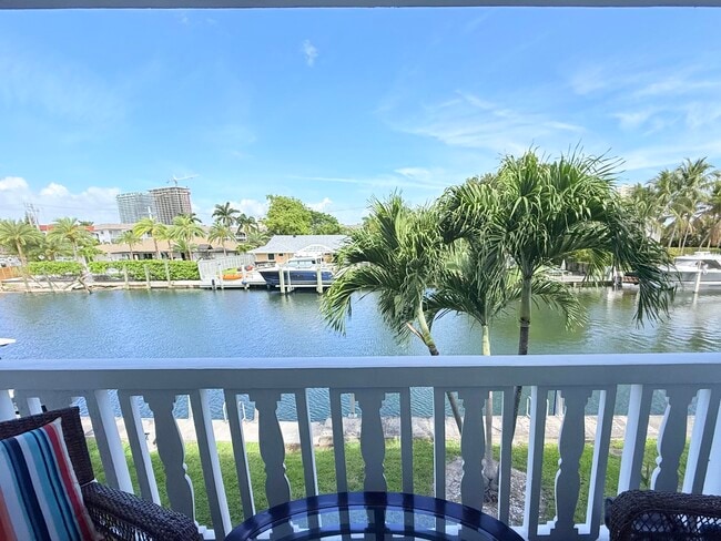 property at 470 Paradise Isle Blvd