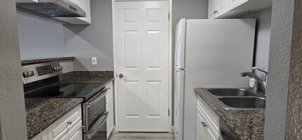 450 Bollinger Canyon Ln in San Ramon, CA - Building Photo - Building Photo