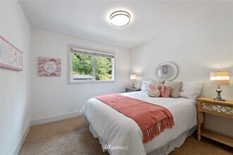 11058 NE 33rd Pl in Bellevue, WA - Building Photo - Building Photo