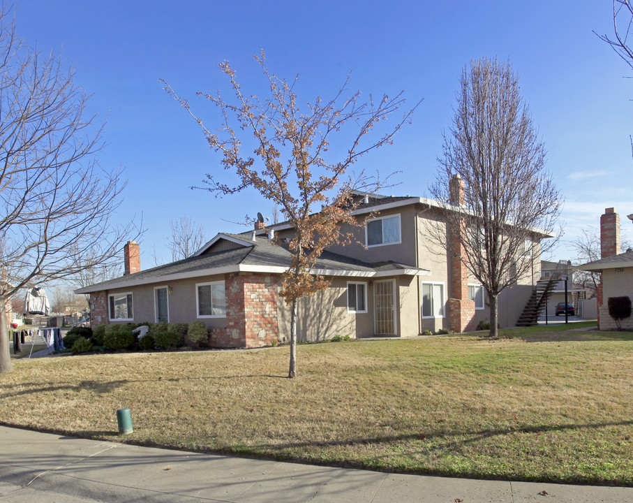 4100 Apostolo Cor in Sacramento, CA - Foto de edificio