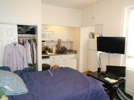 65 Burbank St, Unit 3 Apartamentos