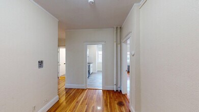 1800 Commonwealth Ave, Unit 8 in Boston, MA - Foto de edificio - Building Photo