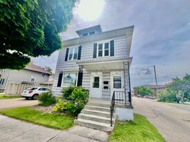 716 N 9th St in Sheboygan, WI - Building Photo