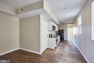 5514 Woodland Ave-Unit -B in Philadelphia, PA - Building Photo - Building Photo