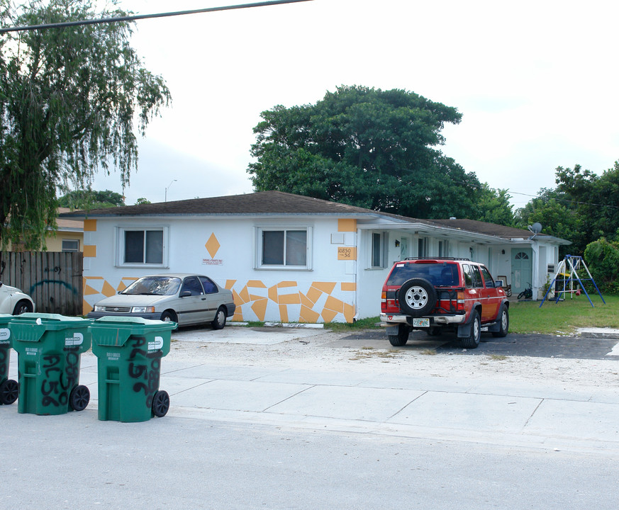 10850-10876 SW 7th St in Miami, FL - Building Photo