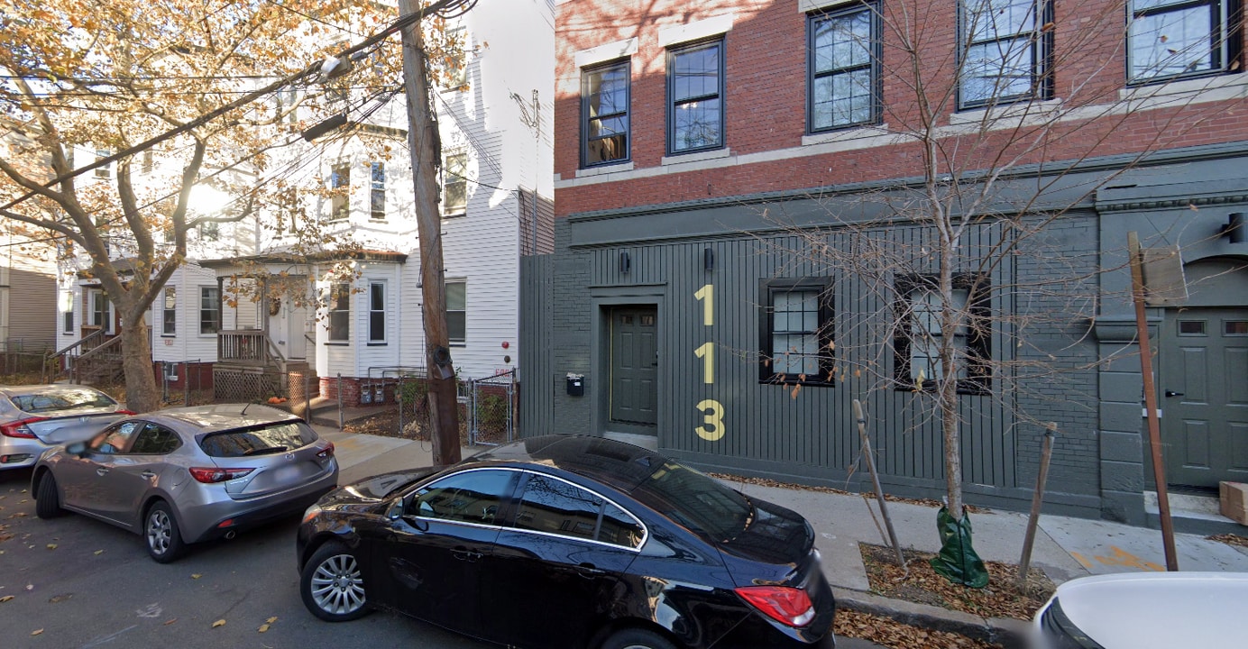 113 Webster Ave, Unit 1 in Cambridge, MA - Foto de edificio