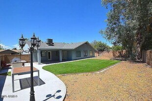 6431 E Sandra Terrace in Scottsdale, AZ - Building Photo