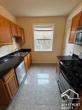 2440 N Hamlin Ave, Unit 2B in Chicago, IL - Foto de edificio - Building Photo