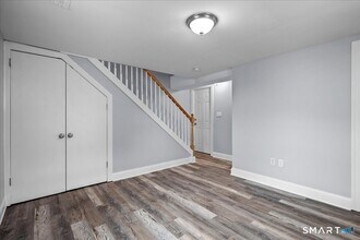 38 Soundview Ave in Stamford, CT - Building Photo - Building Photo