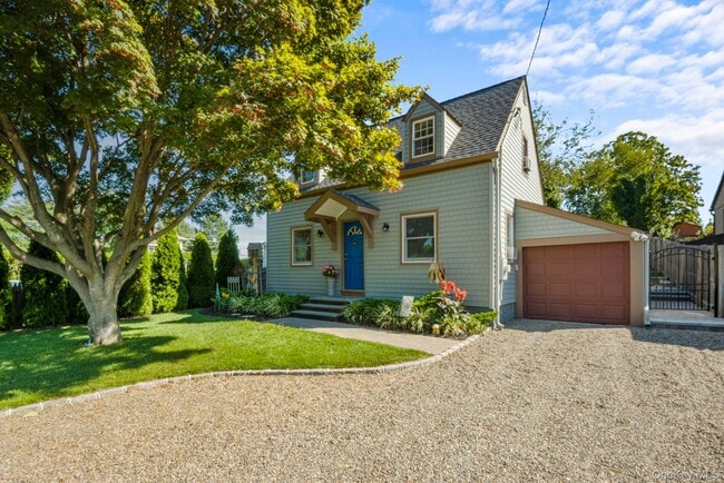 property at 2 West St