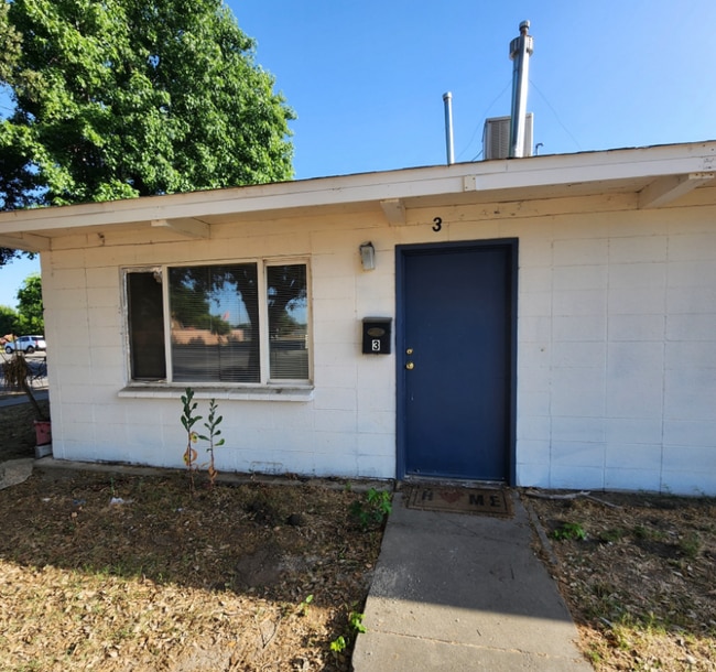 3 E San Joaquin St in Fresno, CA - Building Photo - Building Photo