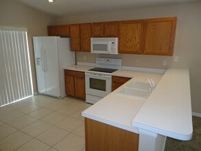 12718 White Bluff Rd in Hudson, FL - Foto de edificio - Building Photo