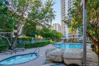 3400 NE 192 St in Miami, FL - Building Photo - Building Photo