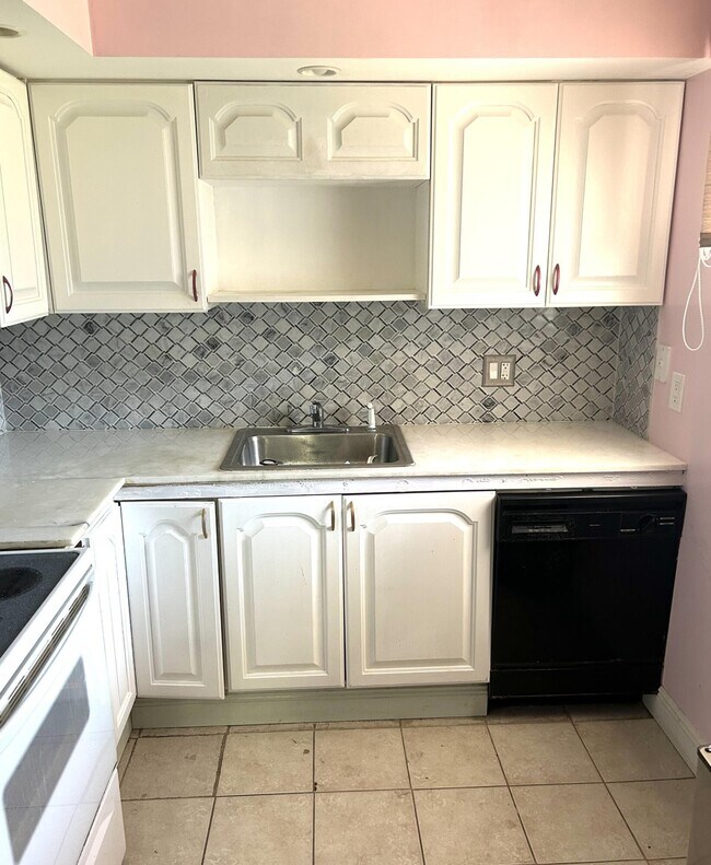 506 Lori Dr in Palm Springs, FL - Building Photo - Building Photo