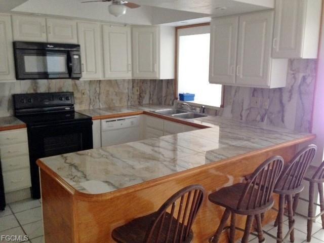 451 Marsh Ave, Unit Back unit in Ft. Myers, FL - Foto de edificio