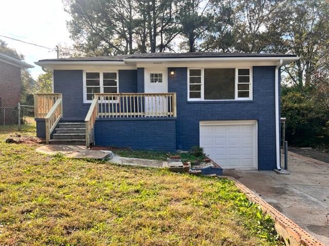 property at 811 Lee Andrews Ave SE