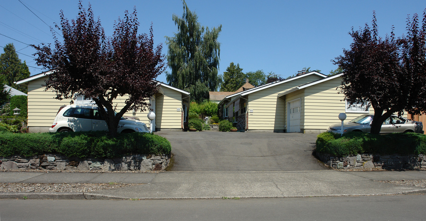 5603 NE Everett St in Portland, OR - Building Photo