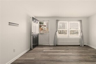 1 Aquidneck Dr in Middletown, RI - Building Photo - Building Photo