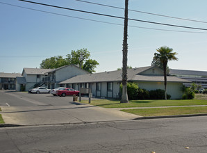 Mountain View Apartments in Merced, CA - Building Photo - Building Photo