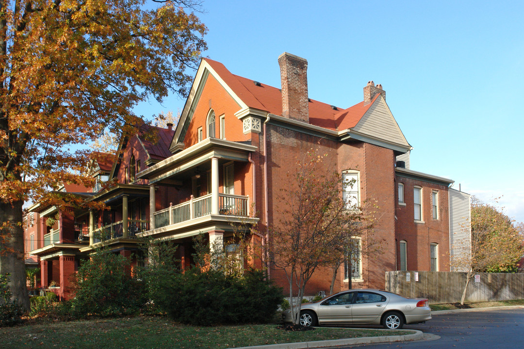 1523 Hepburn Ave in Louisville, KY - Building Photo