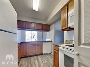 1807 Briarcreek Blvd in Houston, TX - Building Photo - Building Photo