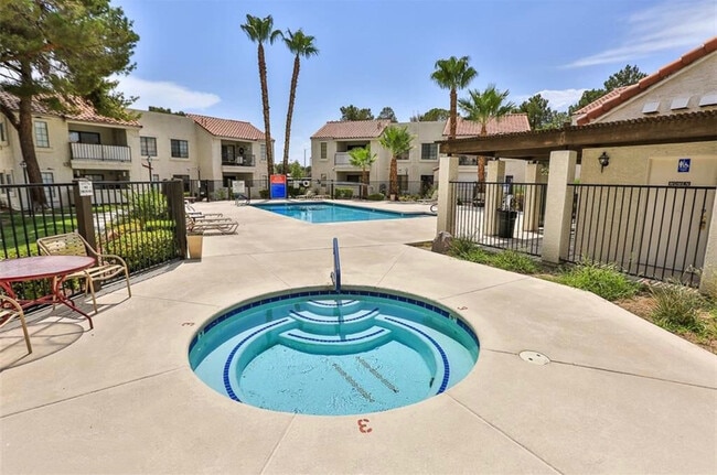 4747 Nara Vista Way, Unit 202 in Las Vegas, NV - Building Photo - Building Photo