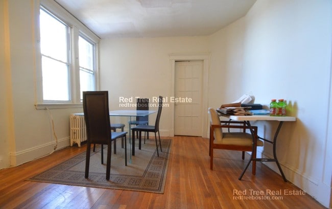 1634 Commonwealth Ave, Unit 16 in Boston, MA - Building Photo - Building Photo