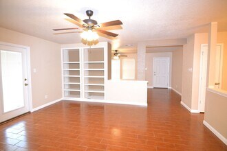 11116 Vollmer Ln in San Antonio, TX - Building Photo - Building Photo