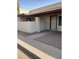 290 W Viola St in Casa Grande, AZ - Building Photo