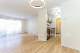 1005 Woodhollow Dr in Evesham, NJ - Building Photo - Building Photo