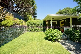10 Idalia Ct in San Anselmo, CA - Building Photo - Building Photo