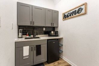 2301 Carlton Dr in Orlando, FL - Building Photo - Building Photo